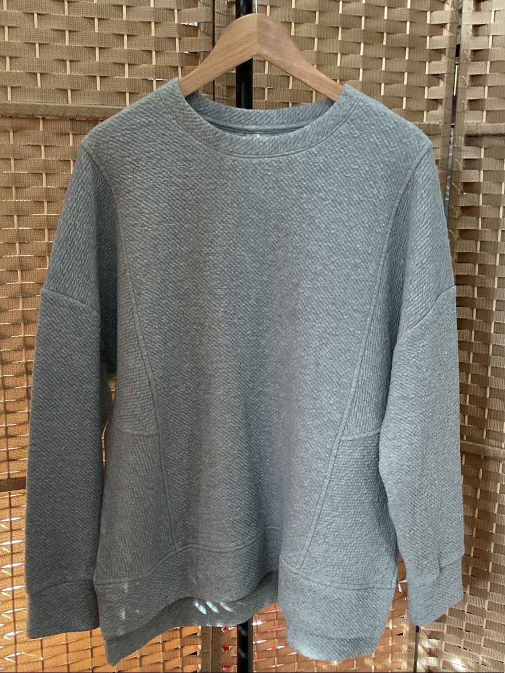 CALIA by Carrie Underwood Quilted Crewneck Sweatshirt - Gray